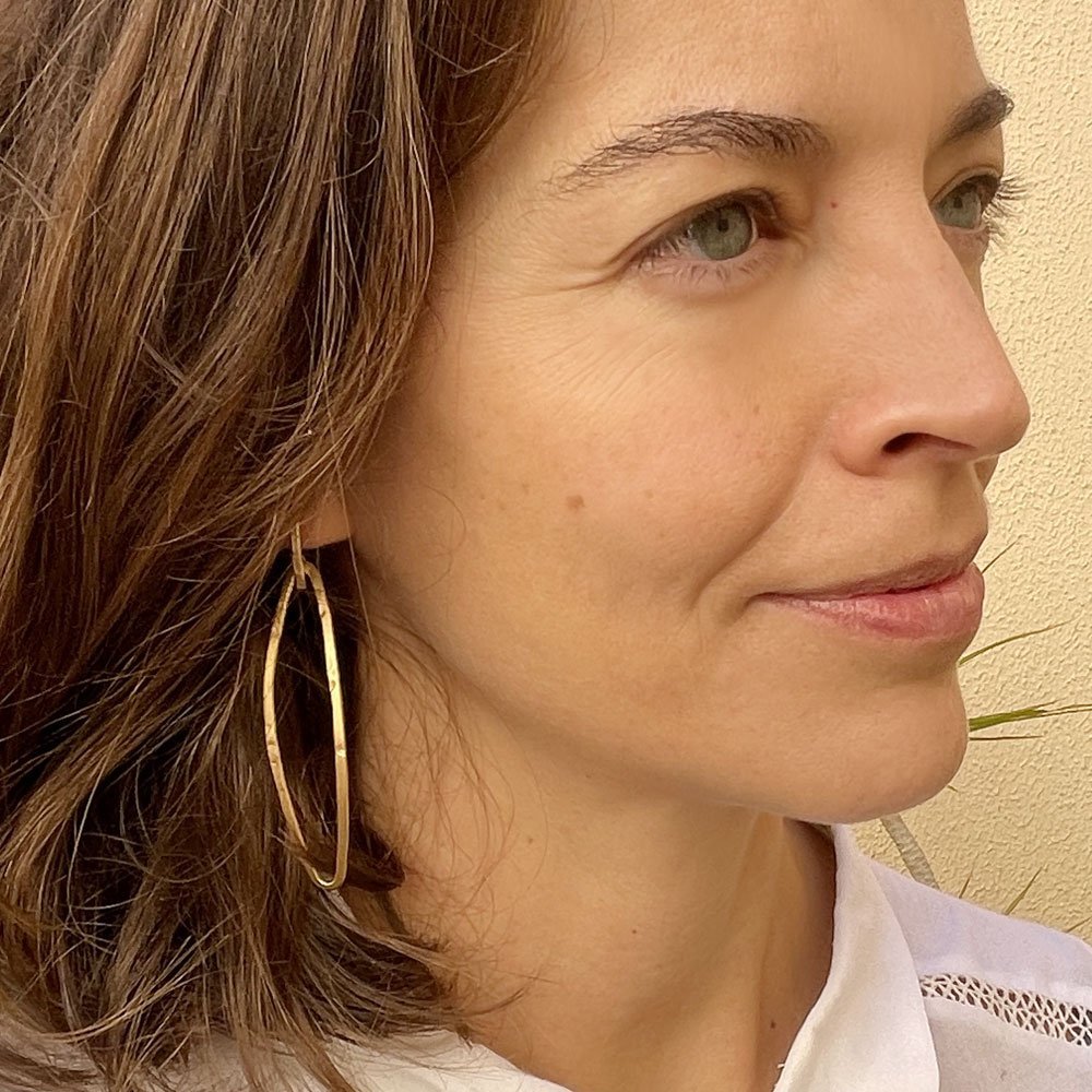 Marine-pendant-L-earrings-gold-lady