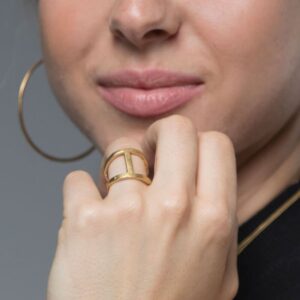 A Kind of Magic Big Ring Gold Lady