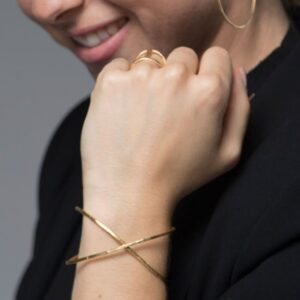 A Kind of Magic Cross Infinite Bangle Gold Lady