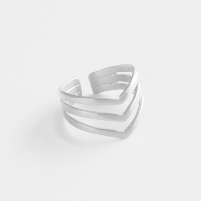 A-kind-of-magic-wonderwoman-triple-ring-silver A kind of magic wonderwoman triple ring silver