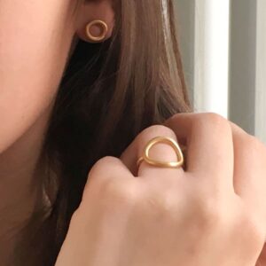 Nicola Circle Ring Gold Lady