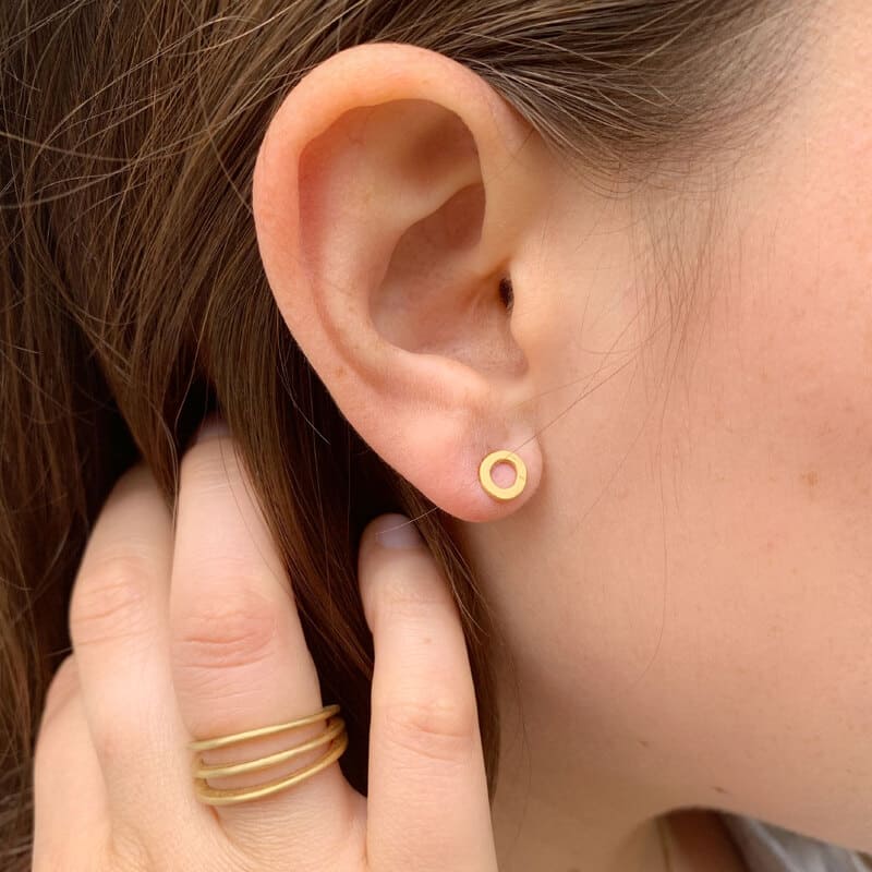 one-soul-supermini-circle-earrings-gold-lady one soul supermini circle earrings gold lady