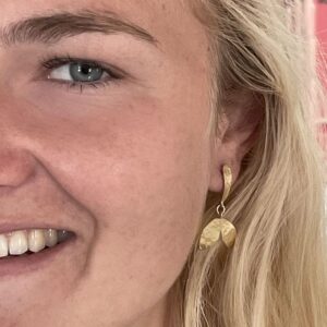 Vera Pendant Gold Earrings