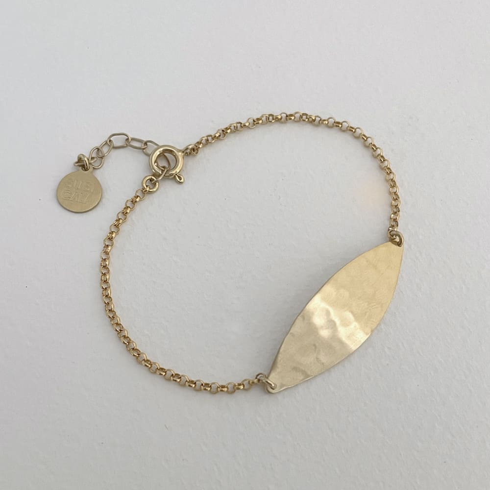 Miss Lemon 'L' bracelet Gold